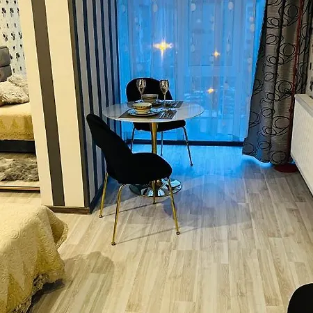 Appartamento Garsoniera Centru Pietonal Târgu Jiu Esterno foto