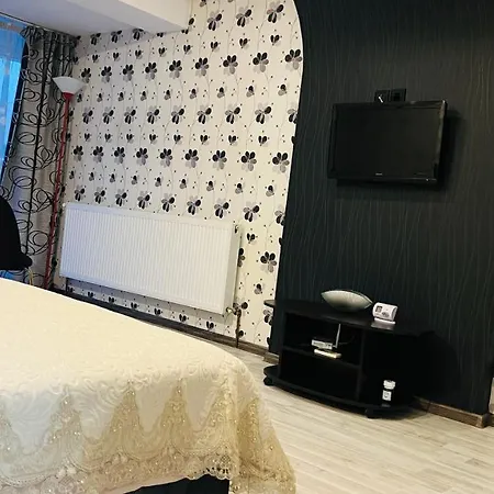 Appartamento Garsoniera Centru Pietonal Târgu Jiu Esterno foto